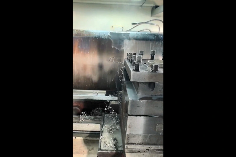 大径チタンパイプ加工